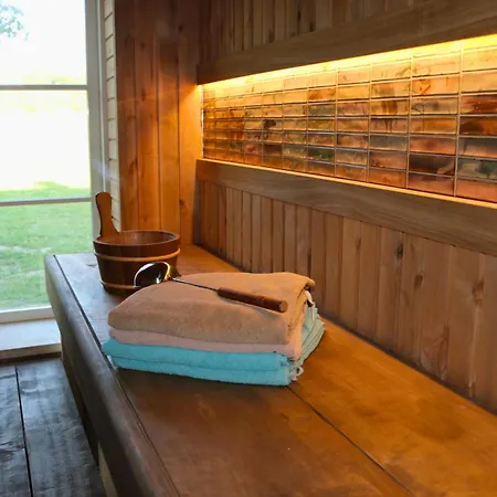 Retrovisiit Kirsi, Tiina Ja Roosi Kärdla