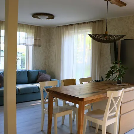 Retrovisiit Kirsi, Tiina Ja Roosi * Kärdla