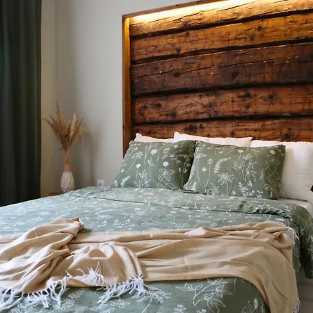 Retrovisiit Kirsi, Tiina Ja Roosi *