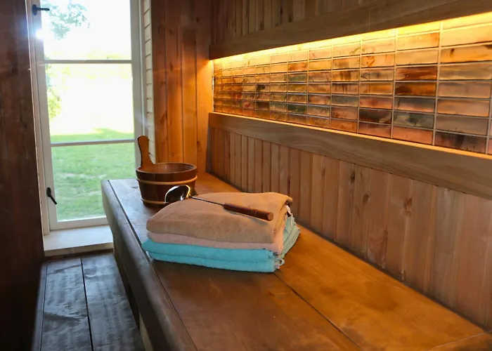 Retrovisiit Kirsi, Tiina Ja Roosi Kärdla